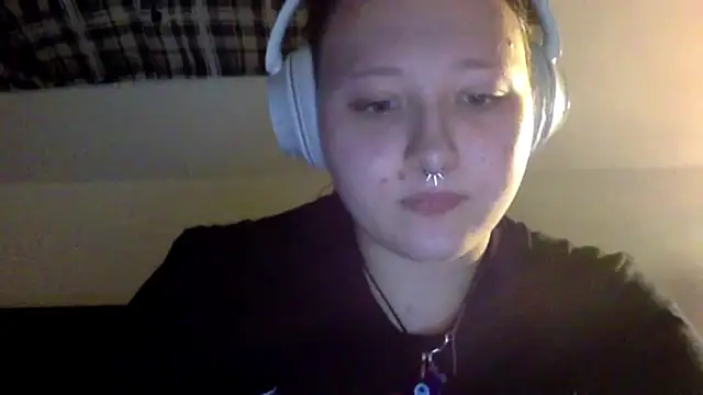 Snapshot of AriaWet chatting on February 24, 2026, 5:36 pm AriaWet online show from February 24, 2026, 5:36 pm