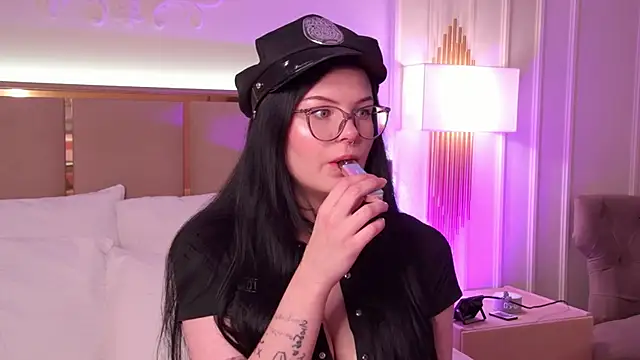 CindyMil online show from May 20, 2026, 6:21 am