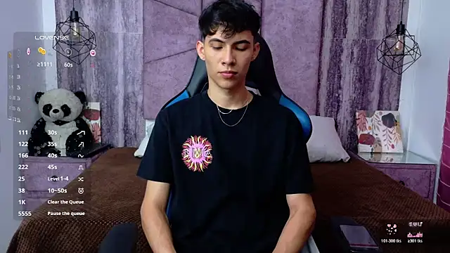 AronTawers online show from June 10, 2026, 7:04 pm