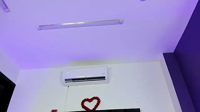 scarlet  ray  online show from February 28, 2026, 11:54 am