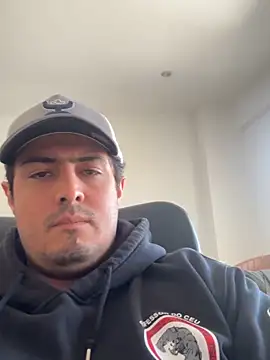 Snapshot of MaximoVaca chatting on February 23, 2026, 4:40 pm MaximoVaca online show from February 23, 2026, 4:40 pm