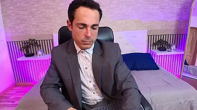 Adams Sanz online show from June 4, 2026, 8:02 pm