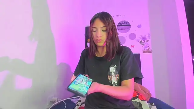 sapphire brown20 online show from March 20, 2026, 12:44 am