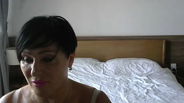 Snapshot of Kleotempt chatting on June 21, 2026, 6:52 am Kleotempt online show from June 21, 2026, 6:52 am