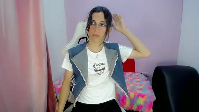 Snapshot of Larry_craft chatting on February 27, 2026, 8:19 pm Larry craft online show from February 27, 2026, 8:19 pm