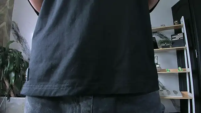 DylanRoyce  online show from April 5, 2026, 12:34 pm