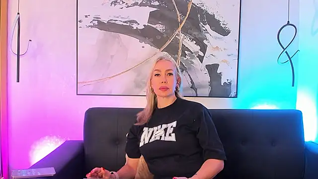 SophiMarin online show from March 12, 2026, 12:31 pm