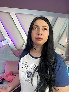 Ashleeyprincess01 online show from April 2, 2026, 1:18 pm