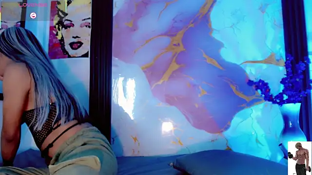 Emma Boms online show from April 8, 2026, 11:33 am