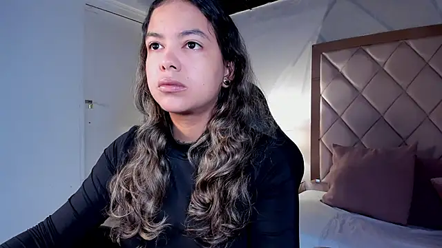 dulce lyraa1 online show from April 7, 2026, 4:25 am