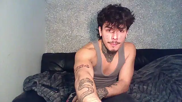 Snapshot of SNAKEARM chatting on February 27, 2026, 11:15 pm SNAKEARM online show from February 27, 2026, 11:15 pm