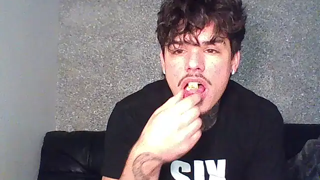 Snapshot of SNAKEARM chatting on February 26, 2026, 10:43 pm SNAKEARM online show from February 26, 2026, 10:43 pm