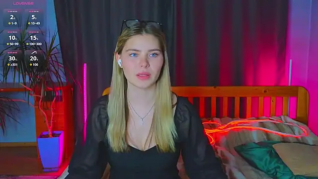 hornycharisma online show from April 19, 2026, 2:18 pm