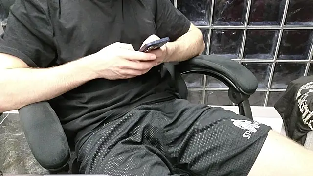 chantatummm online show from May 11, 2026, 4:04 pm