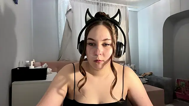 Snapshot of SheryllPickrel chatting on March 10, 2026, 1:04 pm SheryllPickrel online show from March 10, 2026, 1:04 pm