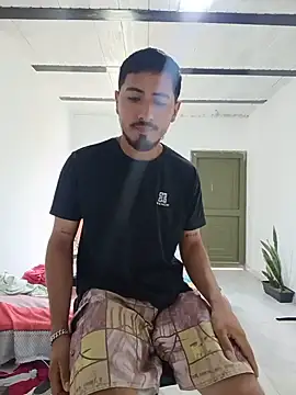 Santiag0122  online show from May 25, 2026, 4:38 pm
