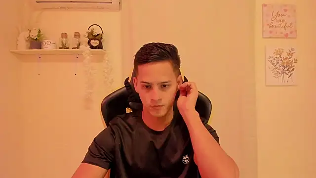 sexy andres01 online show from March 15, 2026, 12:17 am