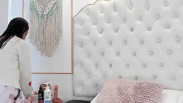 Sara funy online show from March 12, 2026, 12:31 pm