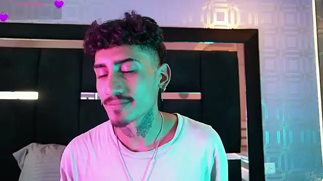 Snapshot of Dark_Eros_ chatting on February 27, 2026, 7:57 pm Dark Eros online show from February 27, 2026, 7:57 pm