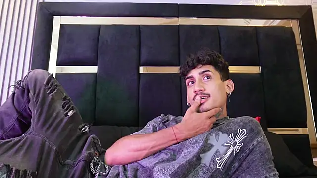 Dark Eros  online show from March 25, 2026, 4:12 am