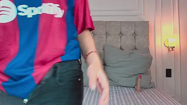 gabyevans4 online show from April 9, 2026, 12:11 pm