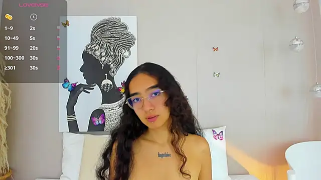 ElizabethBelle online show from April 17, 2026, 7:38 pm