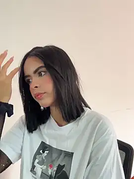 kitty rousse01 online show from March 2, 2026, 12:23 pm