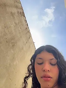 Sophiemoo  online show from June 21, 2026, 3:18 pm