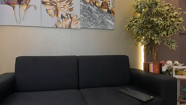 ValentinaaMilan online show from March 30, 2026, 5:09 am