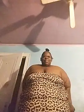 Pinkchocolatebbw online show from March 12, 2026, 6:17 am