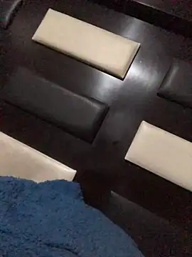 Elsolo2 online show from April 17, 2026, 10:51 am