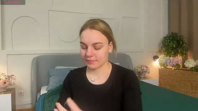 Glow Margo online show from March 13, 2026, 1:21 am