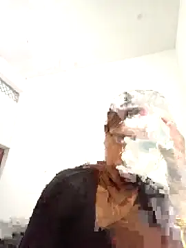 Hot chani online show from April 12, 2026, 7:33 am