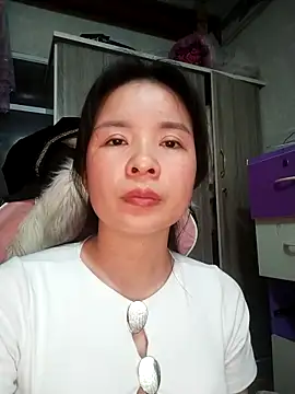 Ivy Trix2 online show from March 17, 2026, 1:58 pm