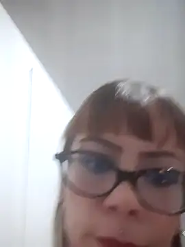 Snapshot of melmel192 chatting on March 3, 2026, 3:24 am melmel192 online show from March 3, 2026, 3:24 am