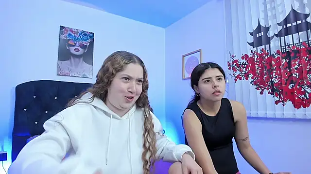 valeria and zoe online show from March 9, 2026, 1:47 pm