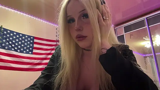 Mollywannatouch online show from March 4, 2026, 8:16 pm