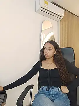 Snapshot of ritzabeth_daniel chatting on July 18, 2026, 11:46 pm ritzabeth daniel online show from July 18, 2026, 11:46 pm
