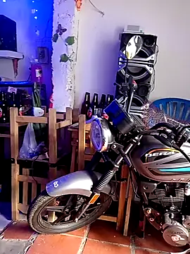 Lamonita05 online show from March 3, 2026, 9:44 pm