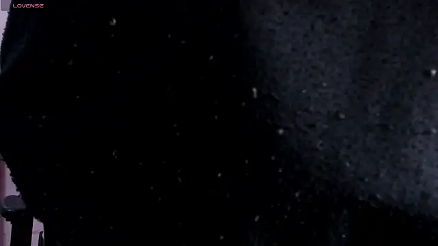 DanteLuxx online show from March 29, 2026, 3:52 am