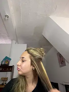 SamanthaVega  online show from March 19, 2026, 4:51 pm