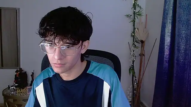 noah millerx online show from May 9, 2026, 4:27 am