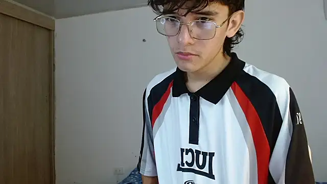 noah millerx online show from June 18, 2026, 7:52 pm