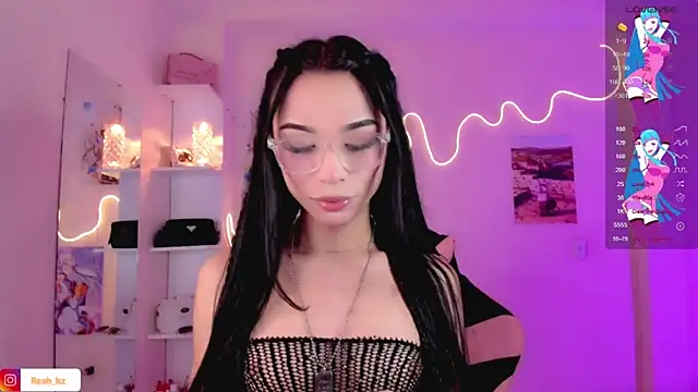 IamAndrea01 online show from May 17, 2026, 7:52 am