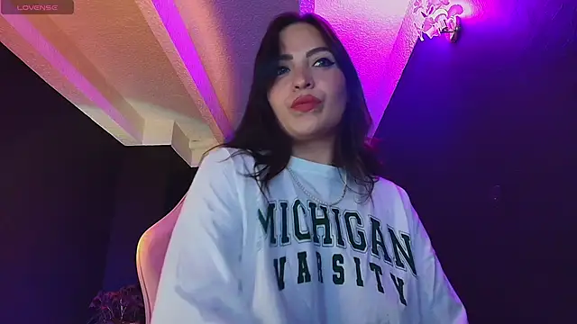 softnicol  online show from March 6, 2026, 10:49 pm