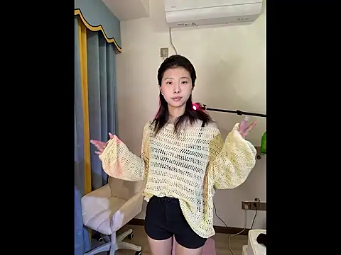 Y--F--LOVE online show from March 13, 2026, 3:50 pm