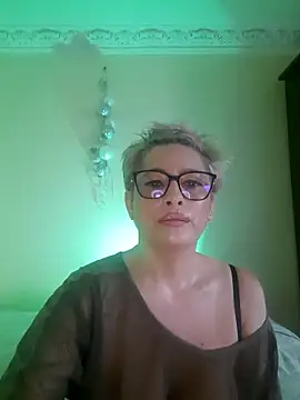 LunaBlaise online show from March 23, 2026, 8:36 am