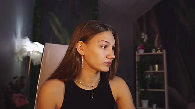 Sweet Emilya online show from May 18, 2026, 6:07 am