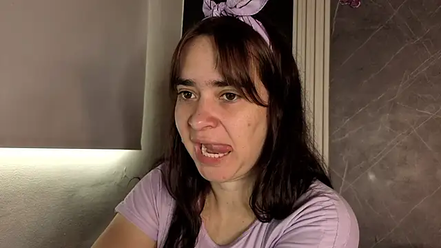  VALERIAGOMEZ online show from June 17, 2026, 3:55 pm