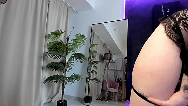 LoraIvone online show from March 16, 2026, 8:33 pm